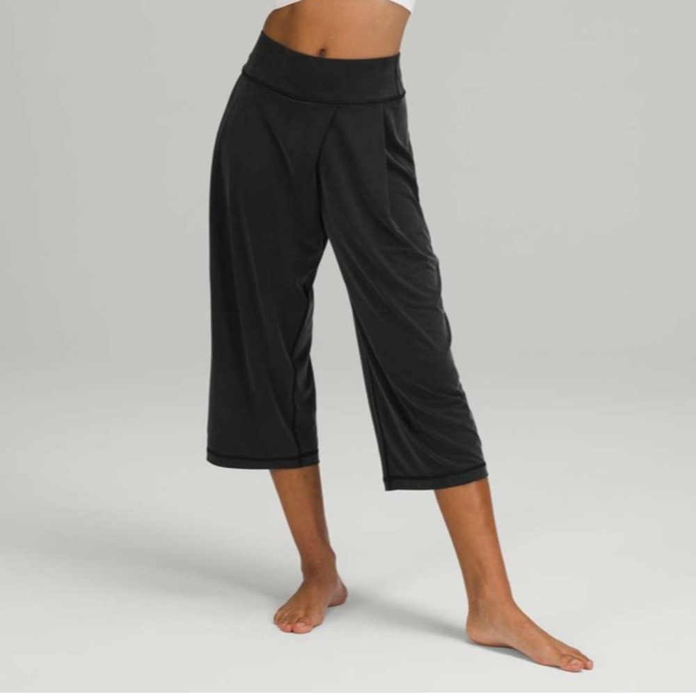 Lululemon Black Wide-Leg High Rise Crop Pants-19"